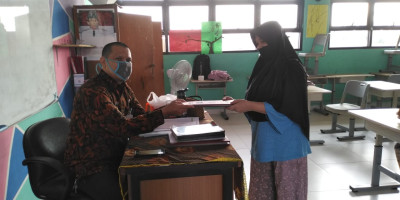 Pembagian Rapor Semester II Tahun Pelajaran 2019-2020